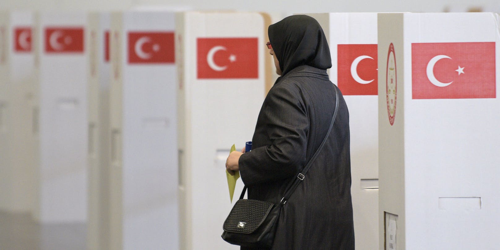 Stimmabgabe der in Österreich lebenden Türken zur Präsidentschaftswahl in der Türkei. Archivbild, 2014