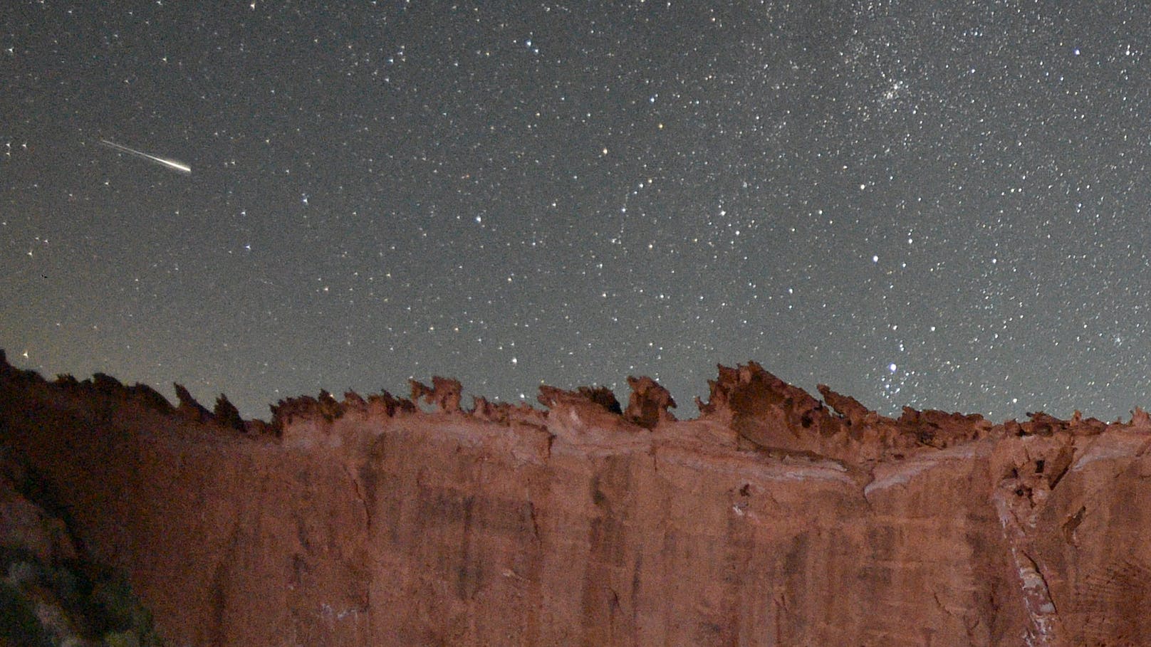 <strong>Die schönsten Fotos des Perseiden-Sternschnuppen-Regens zum Durchklicken:</strong> Dieses Bild wurde am 12. August 2020 im Gold Butte National Monument, Nevada (USA), aufgenommen