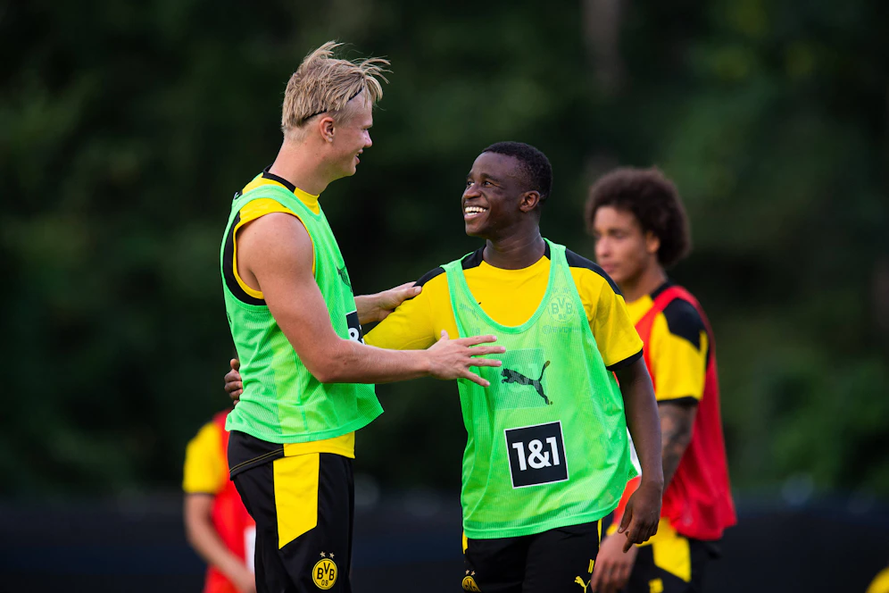 Erling Haaland mit Youssoufa Moukoko