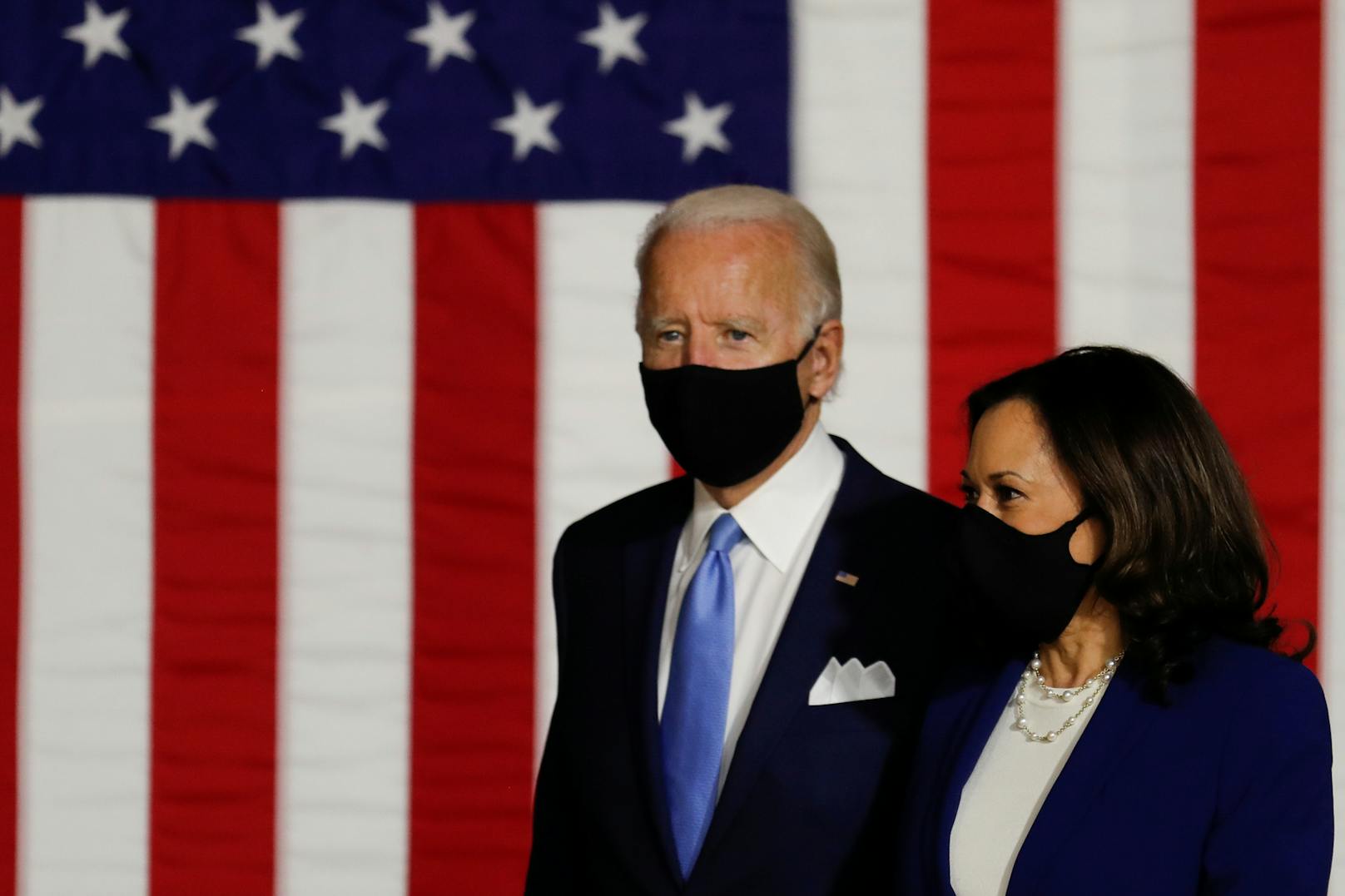 Auf seiner Kampagnen-Webseite wurde eine Nachricht in Bezug auf das Tragen von Masken versteckt.