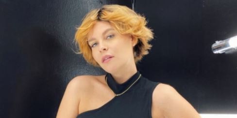 Dieses Follower-Urteil ist hart: Über 90 Prozent haben sich in einer Abstimmung gegen den Kurzhaar-Look von <strong>Dagi Bee</strong> entschieden.