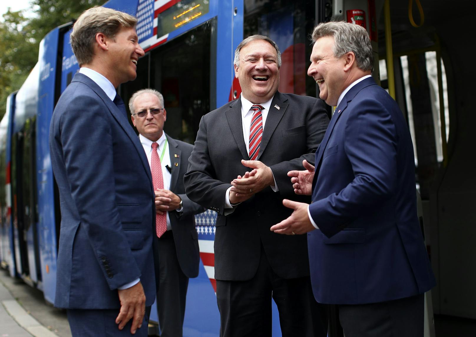 Wiens Stadtchef Michael Ludwig (SPÖ) und US-Minister Mike Pompeo zeigten sich am Freitag bester Laune.