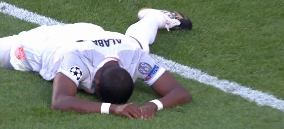 David Alaba nach dem Eigentor gegen Barcelona. Später sollte er über ein 8:2 jubeln.