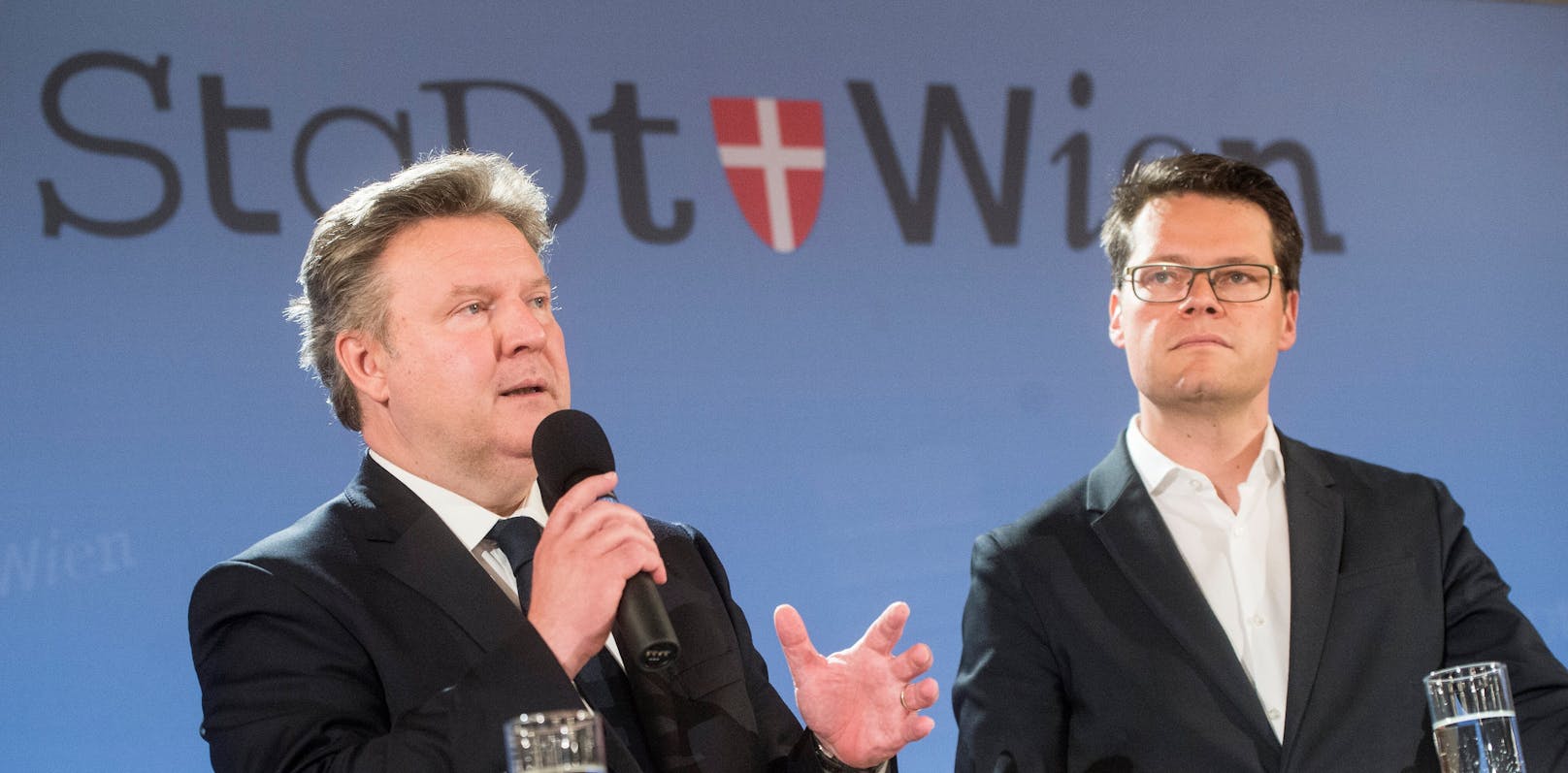 Michael Ludwig und Jürgen Czernohorszky bei einer Pressekonferenz. Archivbild 2019