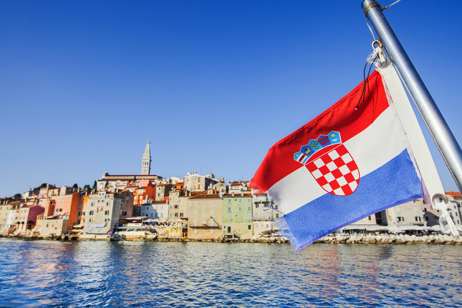 In Rücksprache mit Gesundheits-Experten, Bundeskanzleramt und Außenministerium habe man sich für eine Reisewarnung für ganz Kroatien entschieden.<br>