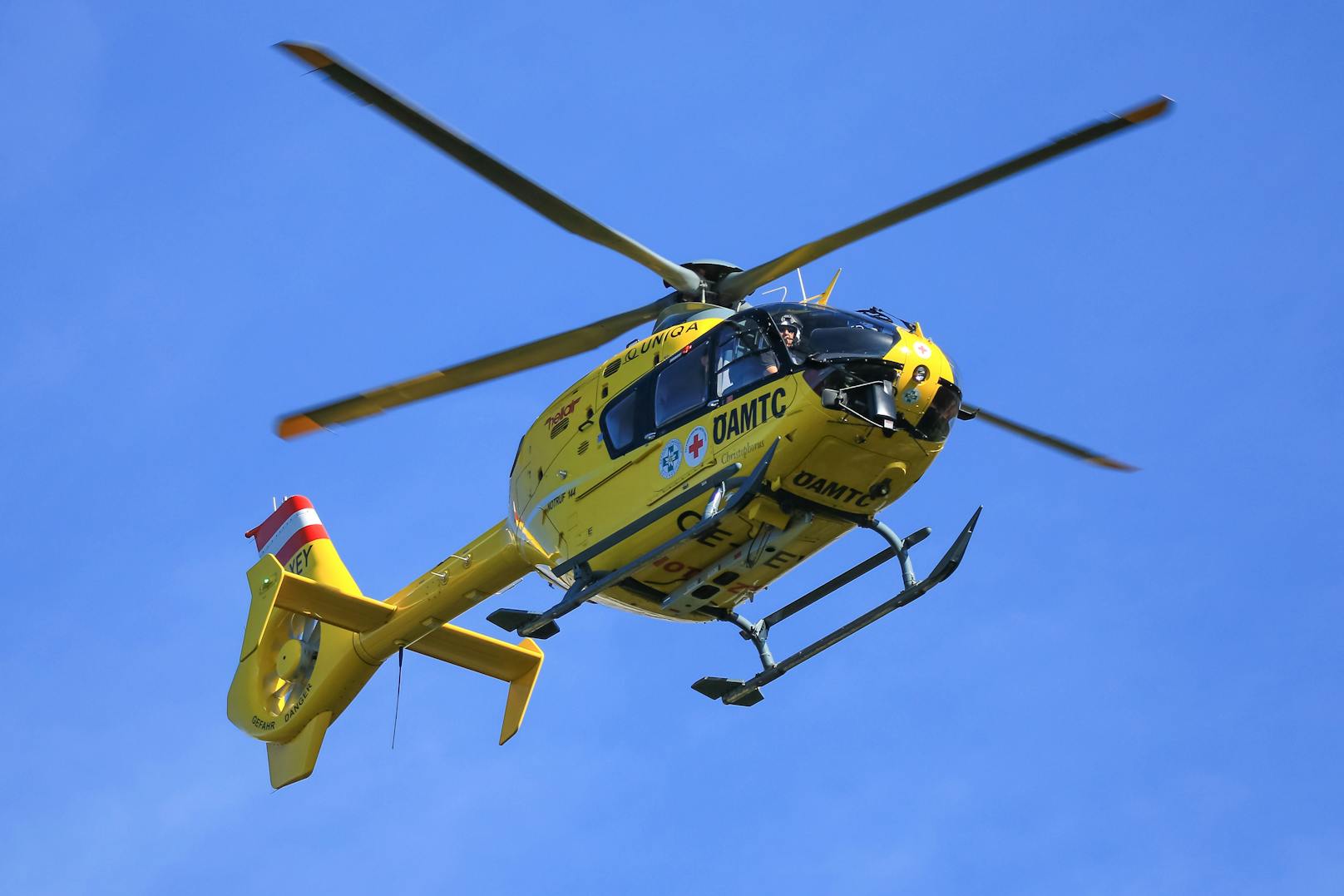 Ein 12-Jähriger musste mit dem Rettungshubschrauber ins Krankenhaus geflogen werden (Symbolbild).
