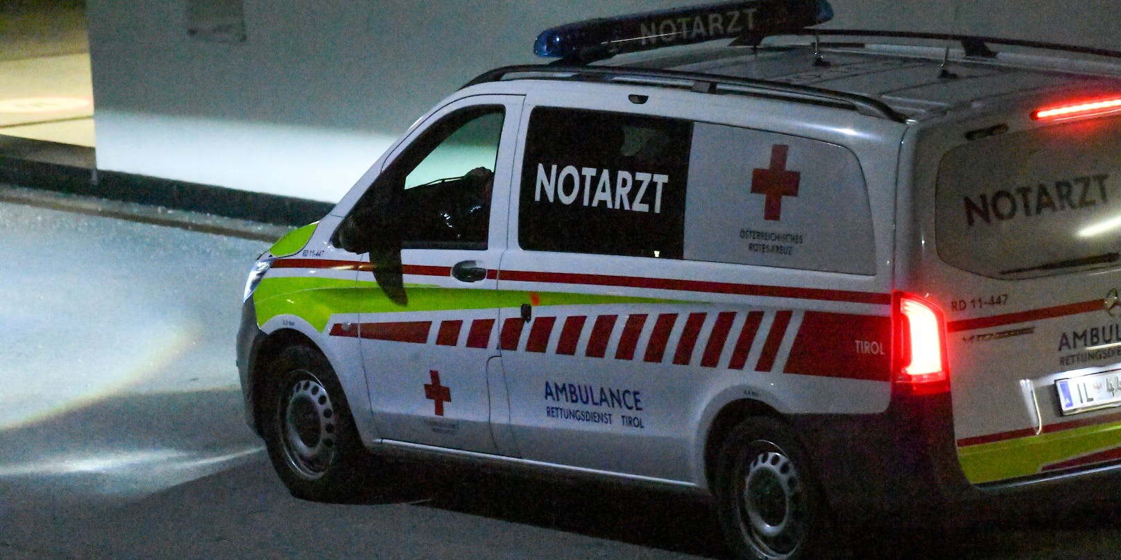 Der Jugendliche wurde in eine Innsbrucker Klinik gebracht (Symbolbild).