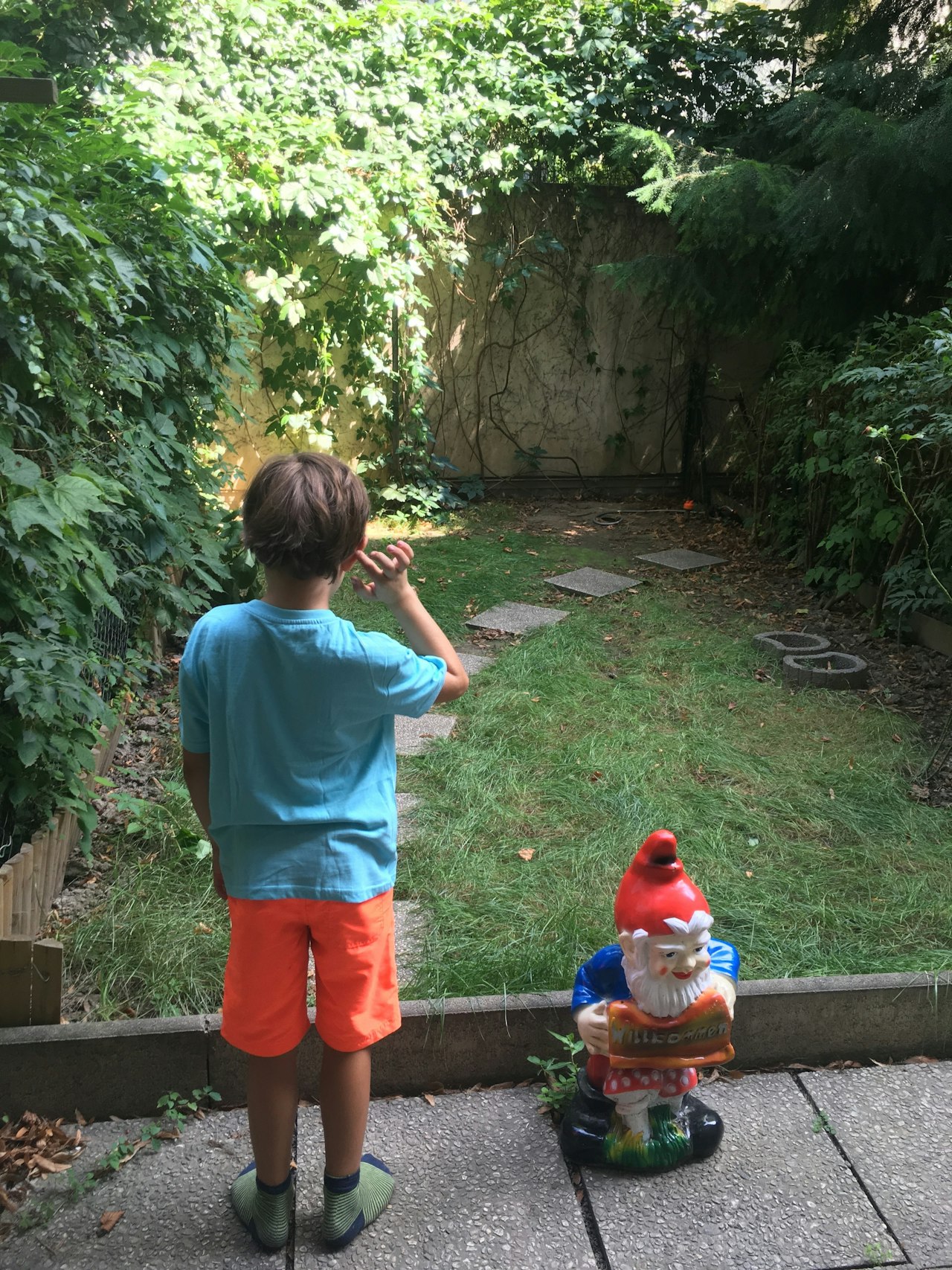 Heute.at - Herzloser Nachbar schüttet Wasser auf autistisches Kind