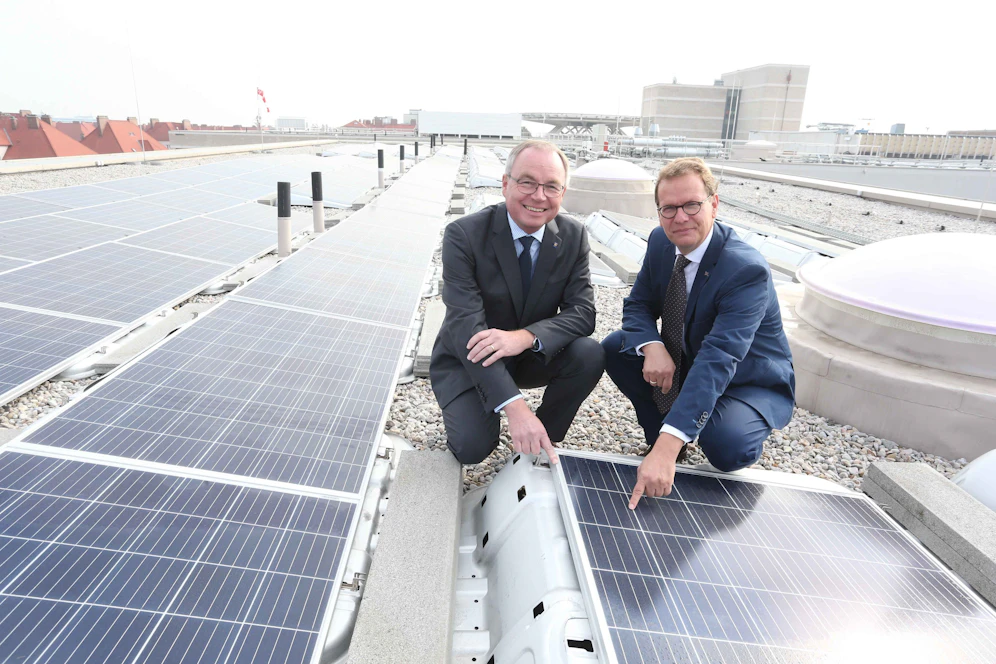 Stefan Szyszkowitz (EVN, r.) und Landesvize Stephan Pernkopf (l.) freuen sich über den „Meilenstein“