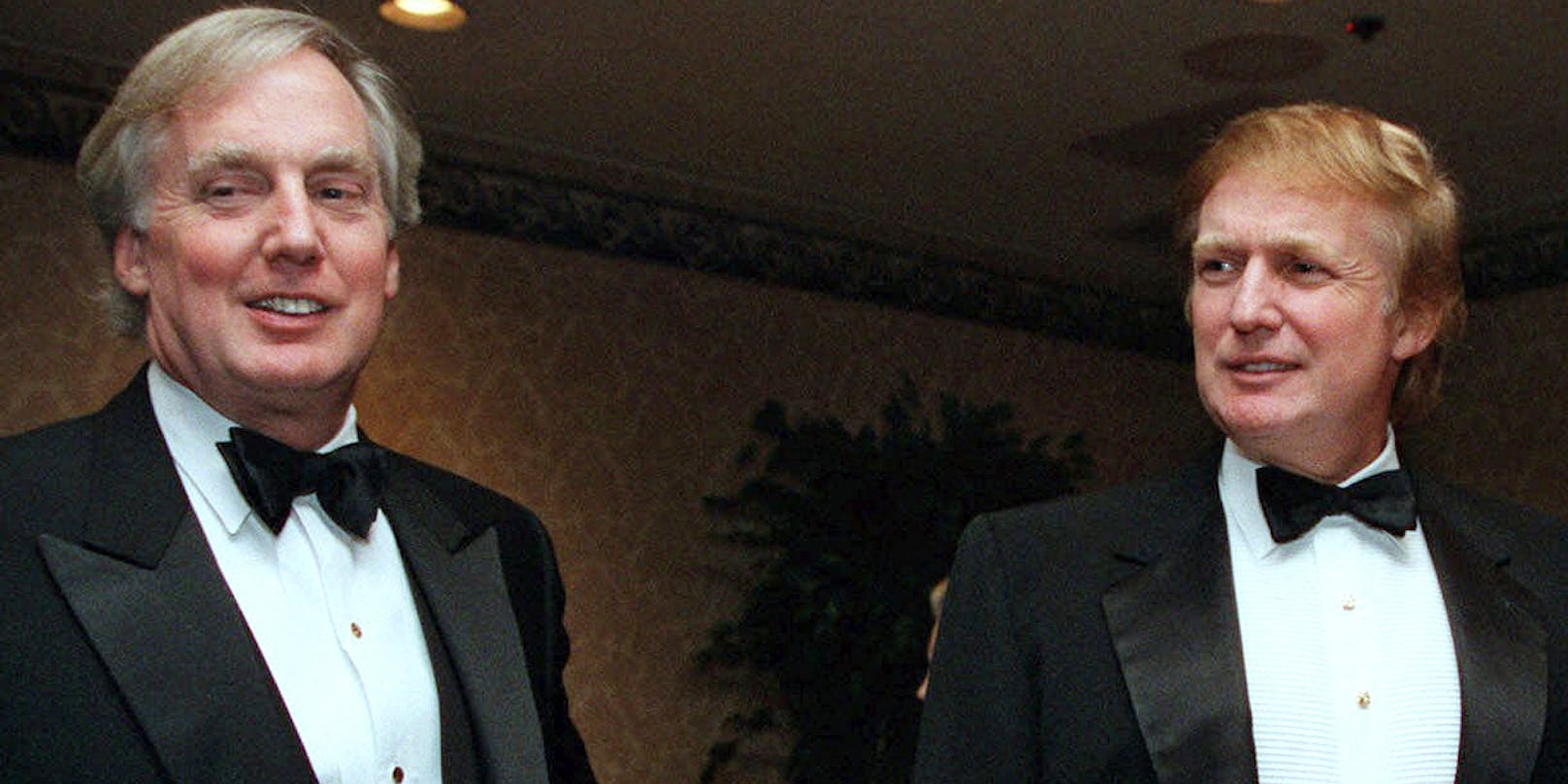 Donald Trump (rechts) und sein Bruder Robert (3. November 1999)