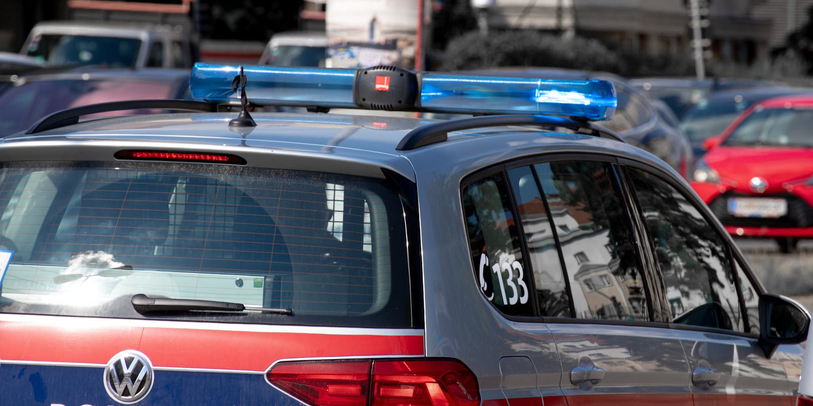 Beamte des Stadtpolizeikommandos Brigittenau wurden zu einer Auseinandersetzung in einer Wohnung alarmiert.