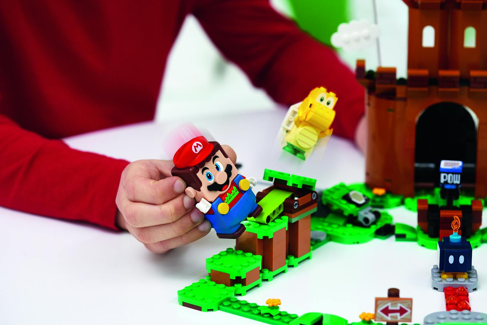 Damit auch du mit Super Mario auf Münzen-Jagd gehen kannst, verlost "Heute" ein Überraschungspaket von "Lego Super Mario", ...