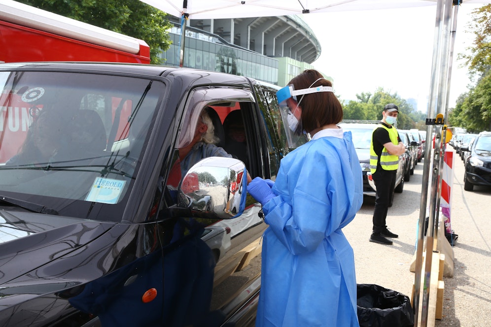 Am Montag wurden bei der COVID-19-Teststraße beim Happel-Stadion 1.392 Gurgeltests durchgeführt.