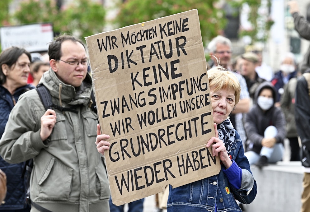 Insbesondere die Masken- und eine eventuell kommende Impfflicht sind den Protestanten ein Dorn im Auge.