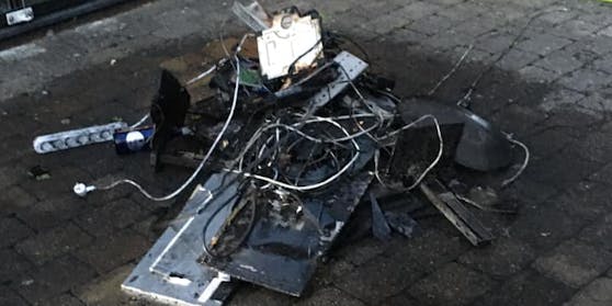 Die bislang unbekannten Täter richteten Sachschaden in unbekannter Höhe an.