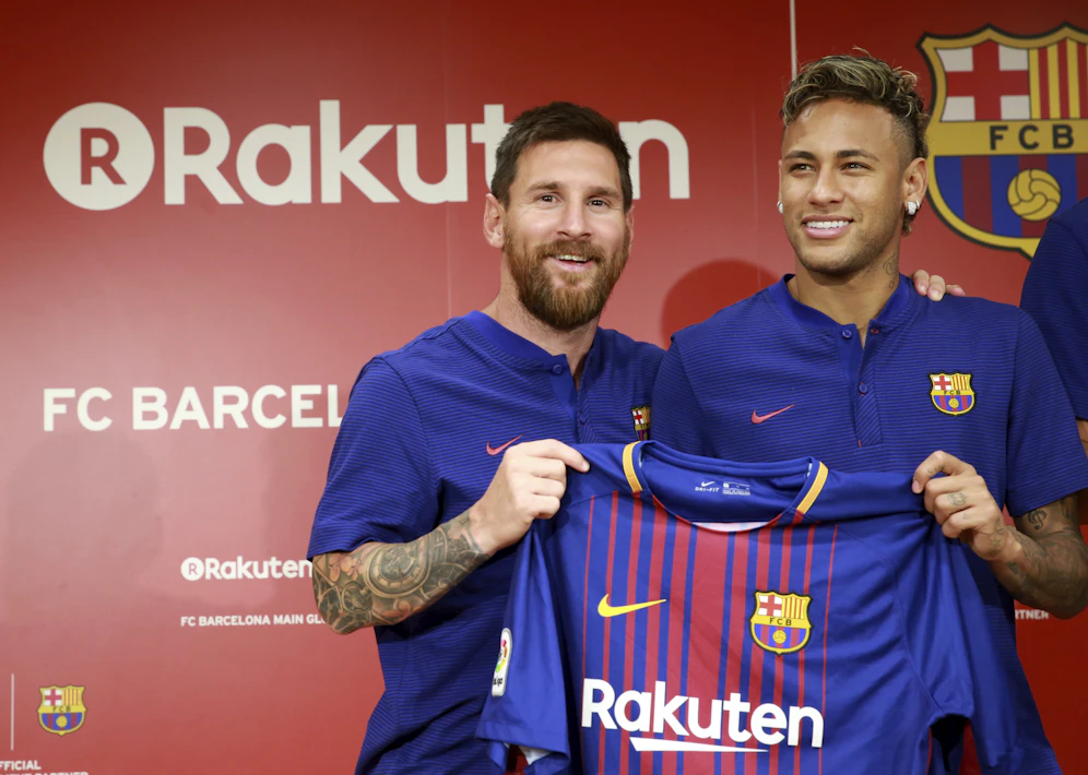 Neymar soll Messi von einem PSG-Wechsel überzeugen. 