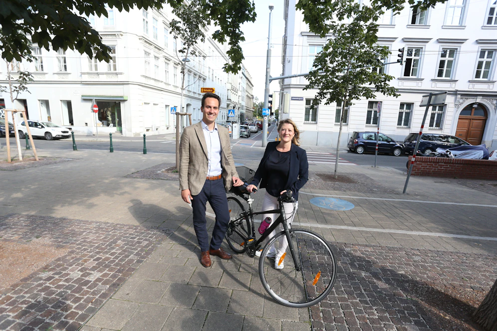 Neos-Landessprecher Christoph Wiederkehr und Verkehrssprecherin Bettina Emmerling.