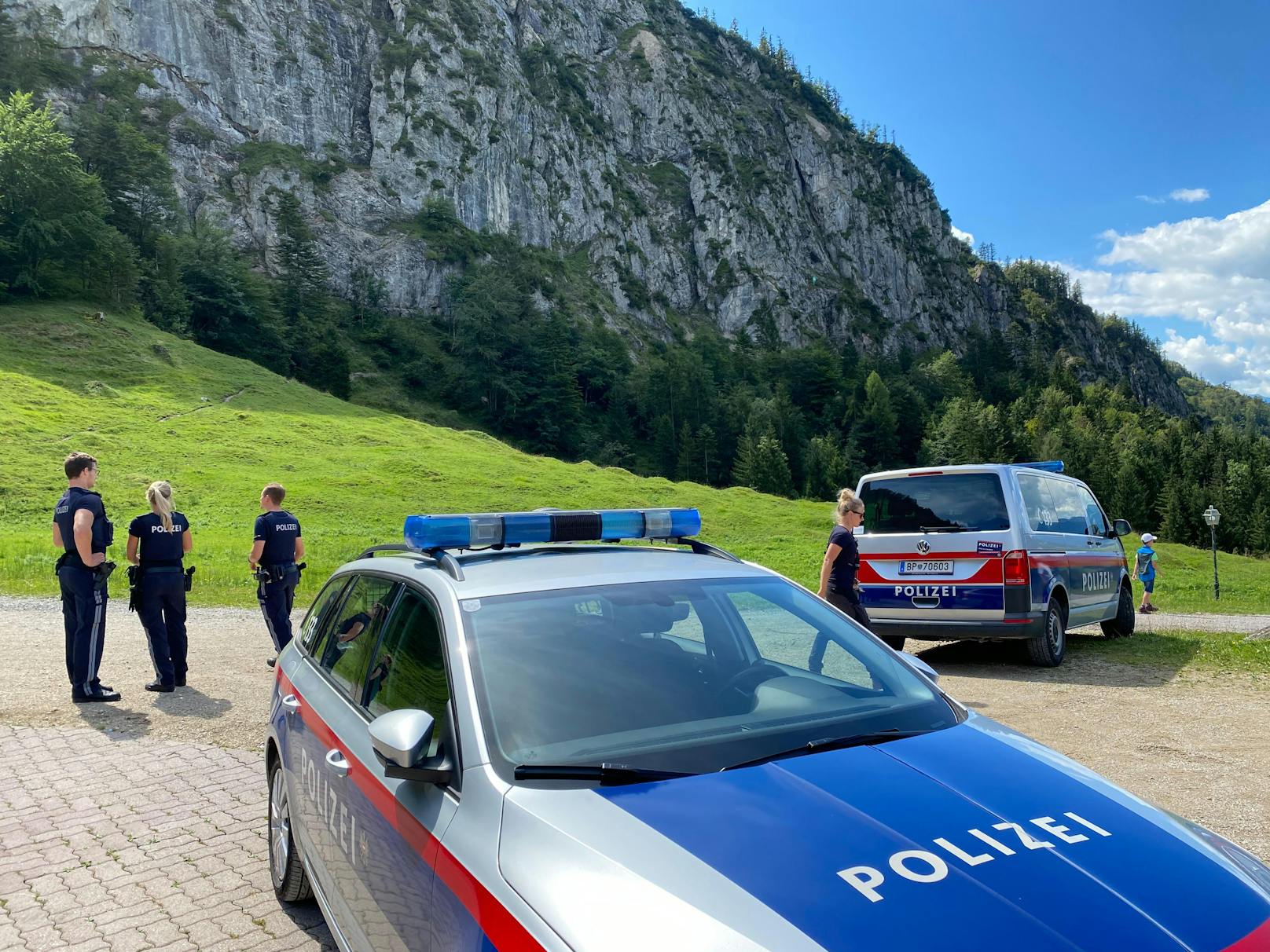 Nach einem tödlichen Unfall am Klettersteig Mittwochvormittag&nbsp;nahe der Ottenalm im Gemeindegebiet von Walchsee&nbsp;ermittelt die zuständige Alpinpolizei auf Hochtouren.