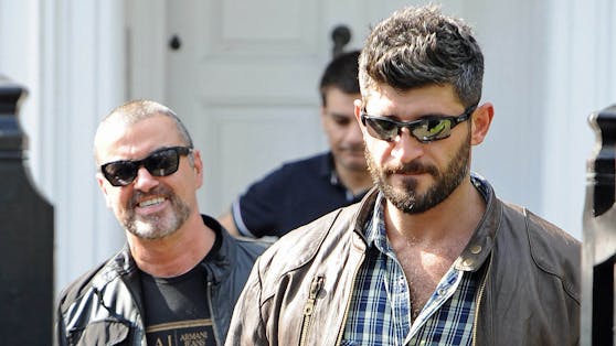 Der verstorbene Sänger George Michael (li.) im Frühjahr 2012 mit seinem Lebensgefährten Fadi Fawaz (re.).