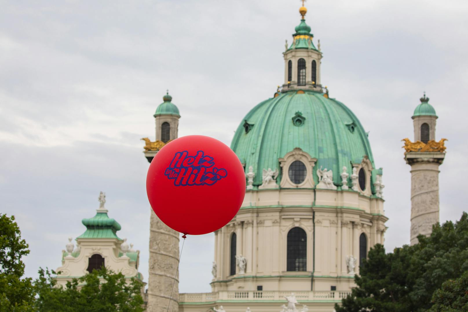 "Hetz in da Hitz": Die Sommerparty der Wiener Linien kehrt auf den Karlsplatz zurück.