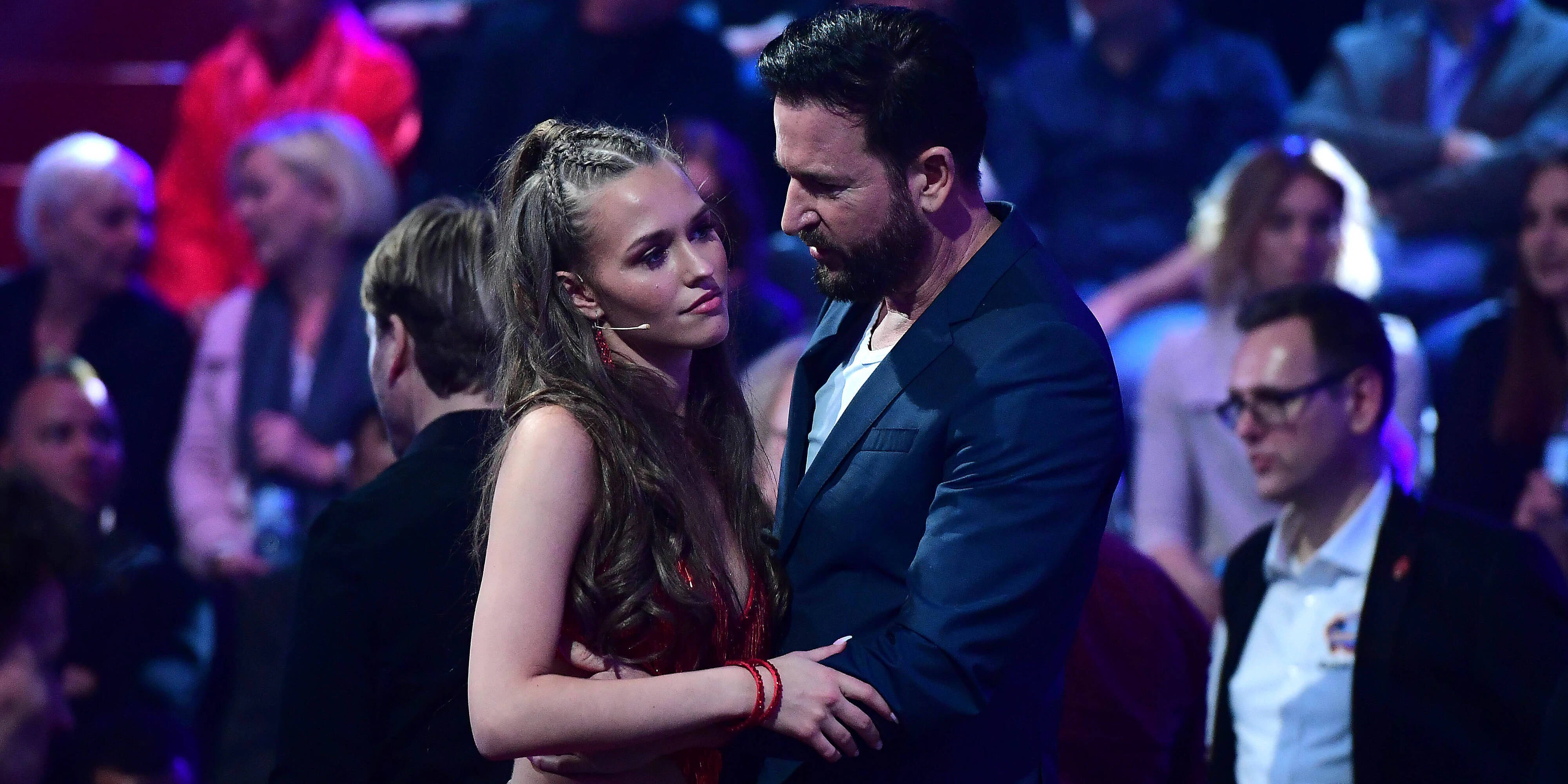 "Sommerhaus der Stars"-Teilnehmerin Kate Merlan behauptet, Laura Müller und Michael Wendler würden eine Show abziehen.