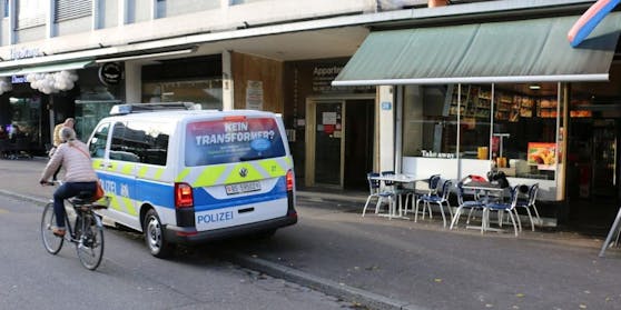 In Basel wurde ein 36-Jähriger am frühen Sonntagmorgen mit einer Stichwaffe verletzt.