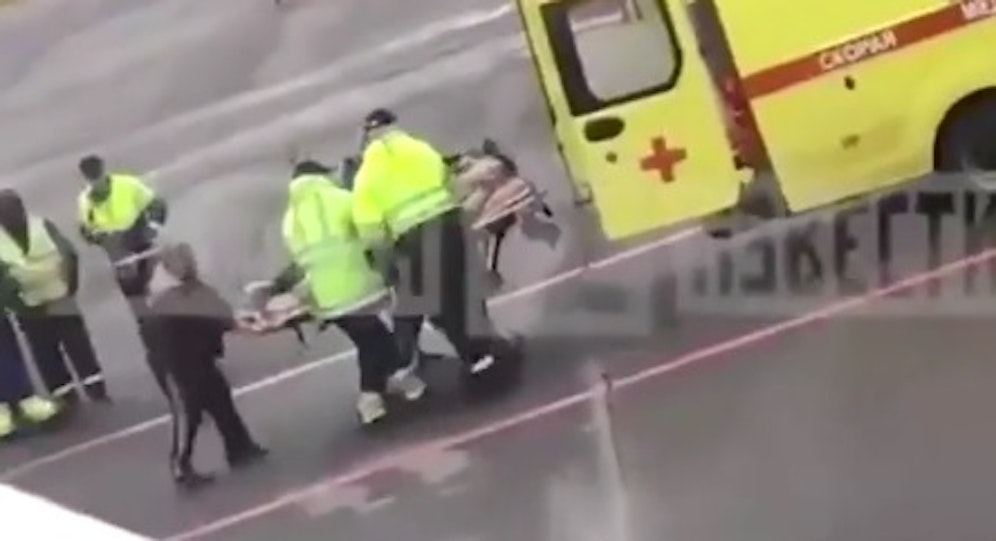 Der Kreml-Kritiker Navalny liegt im Krankenhaus.