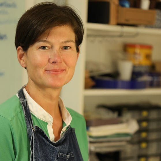 Die Silberschmiedin Sophie Salm ärgert sich über die Österreichische Post