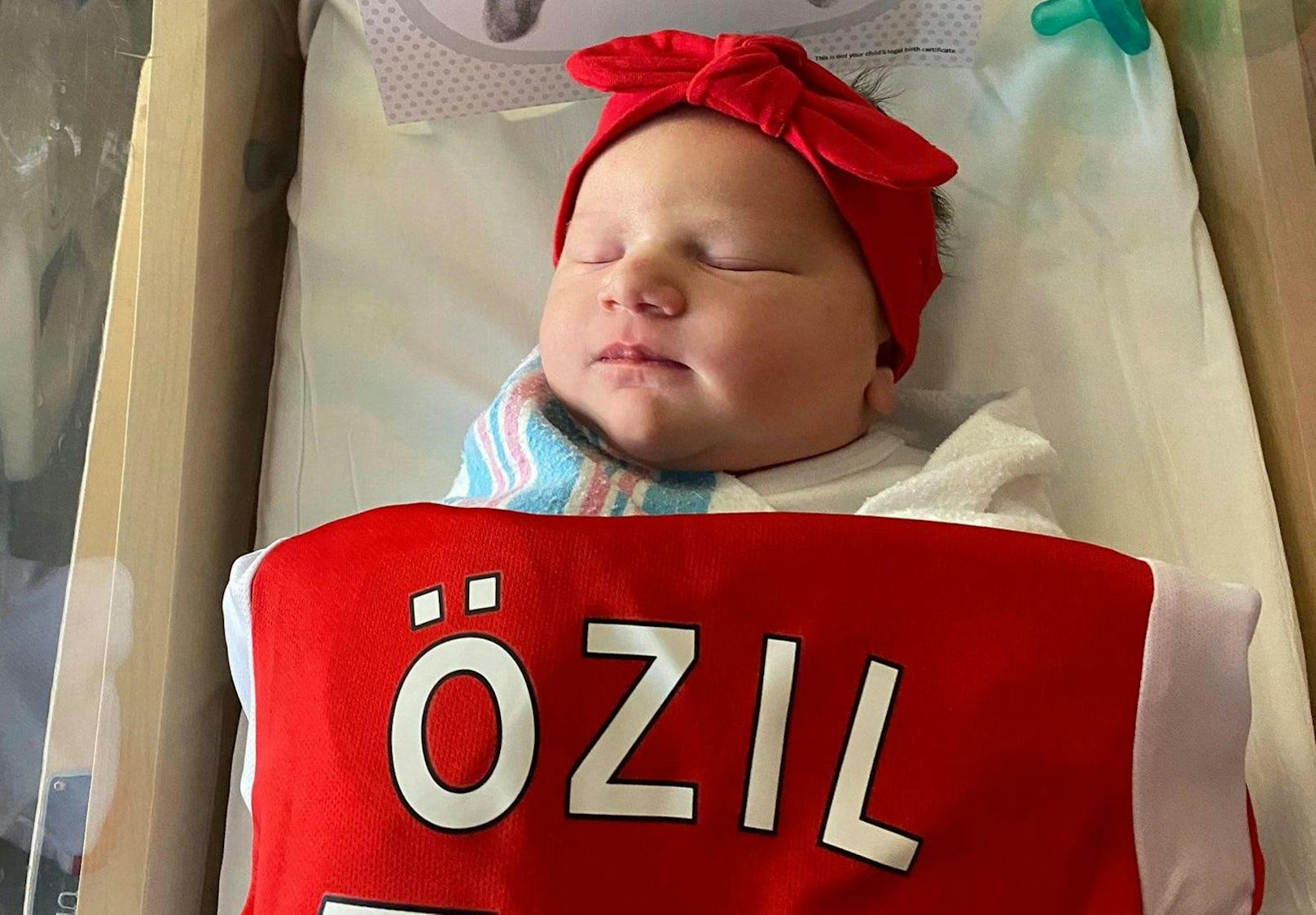 Die kleine Mara Özil wurde nach Arsenal-Kicker Mesut Özil benannt.