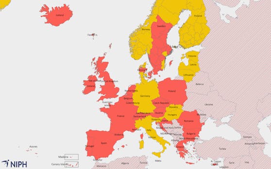 Wer aus rot eingefärbten bzw. schraffierten Ländern nach Norwegen reist, muss verpflichtend in Quarantäne. Stand: 22. August