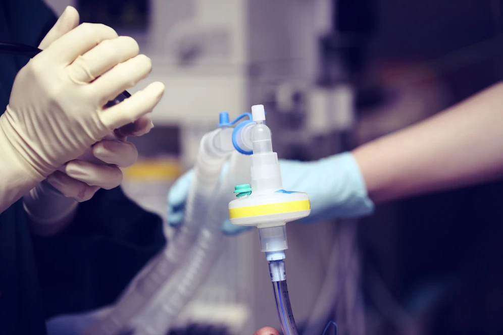 Eine neue Studie bestätigt Ähnlichkeiten bei Coronavirus-Patienten, die im Krankenhaus behandelt werden mussten. 
