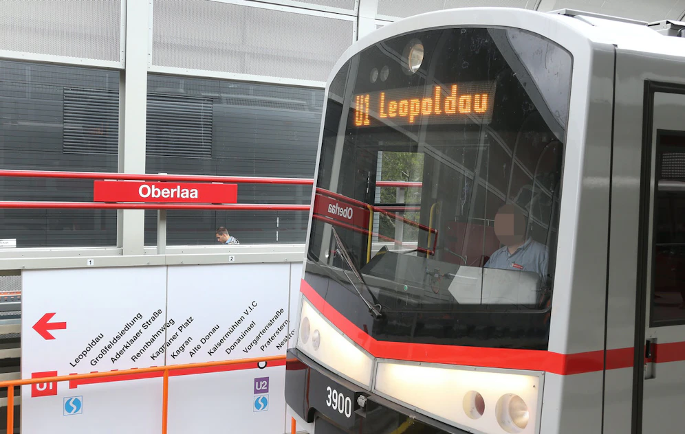 Eine U-Bahn auf der Linie U1