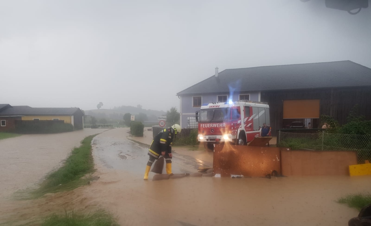 Überflutungen in Niederösterreich verlangten der Feuerwehr viel ab.