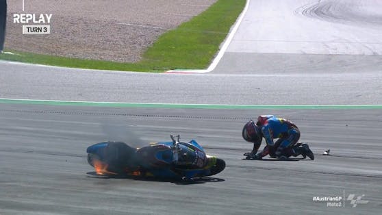 Sam Lowes ist in der Kurve drei abgeflogen.