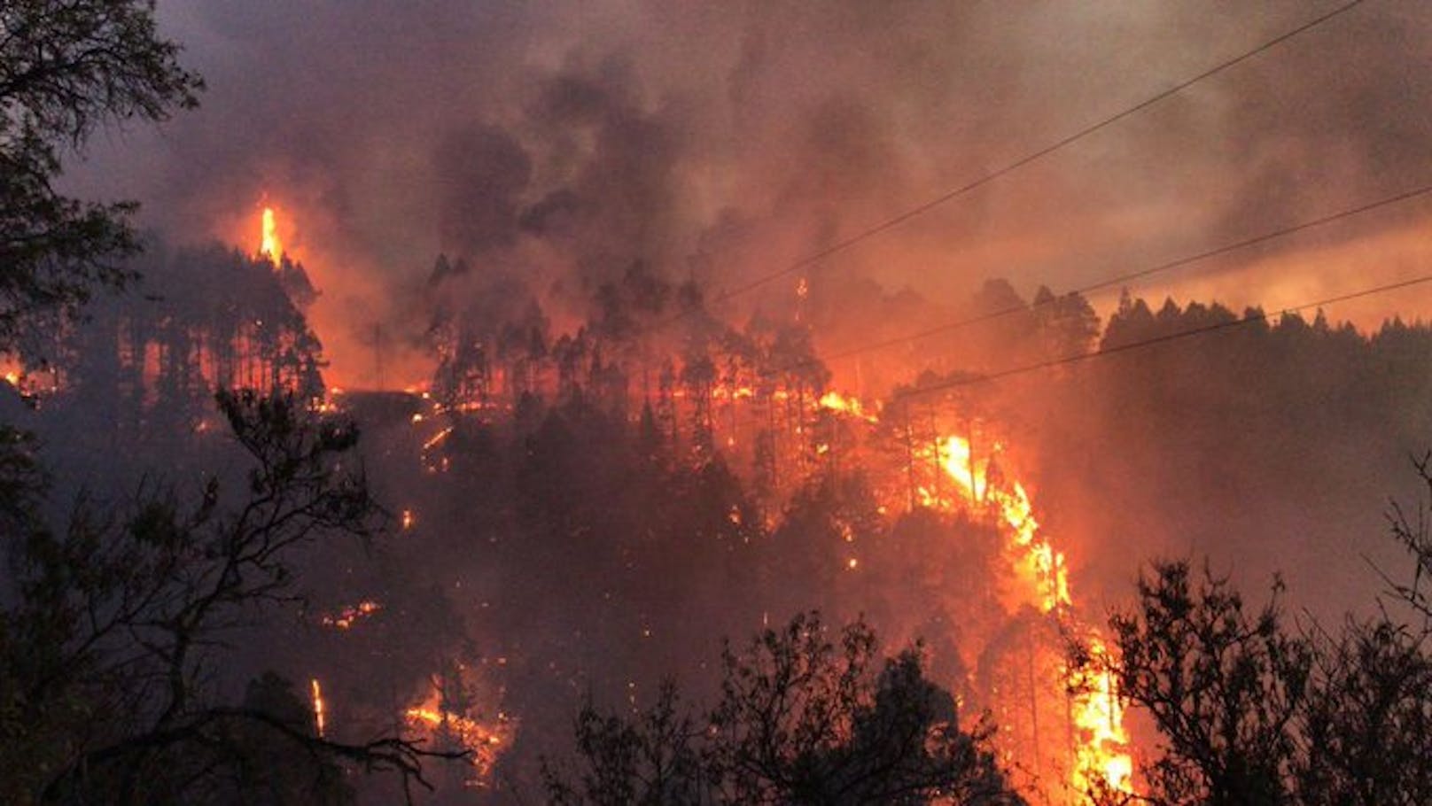 Waldbrand auf den Kanaren: 300 Menschen evakuiert