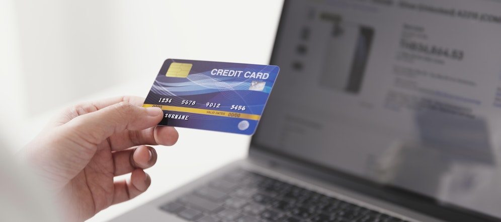 Entgegen seinem Willen verlängerte sich der Vertrag mit einer deutschen Partnervermittlung um ein ganzes Jahr (Symbolbild),