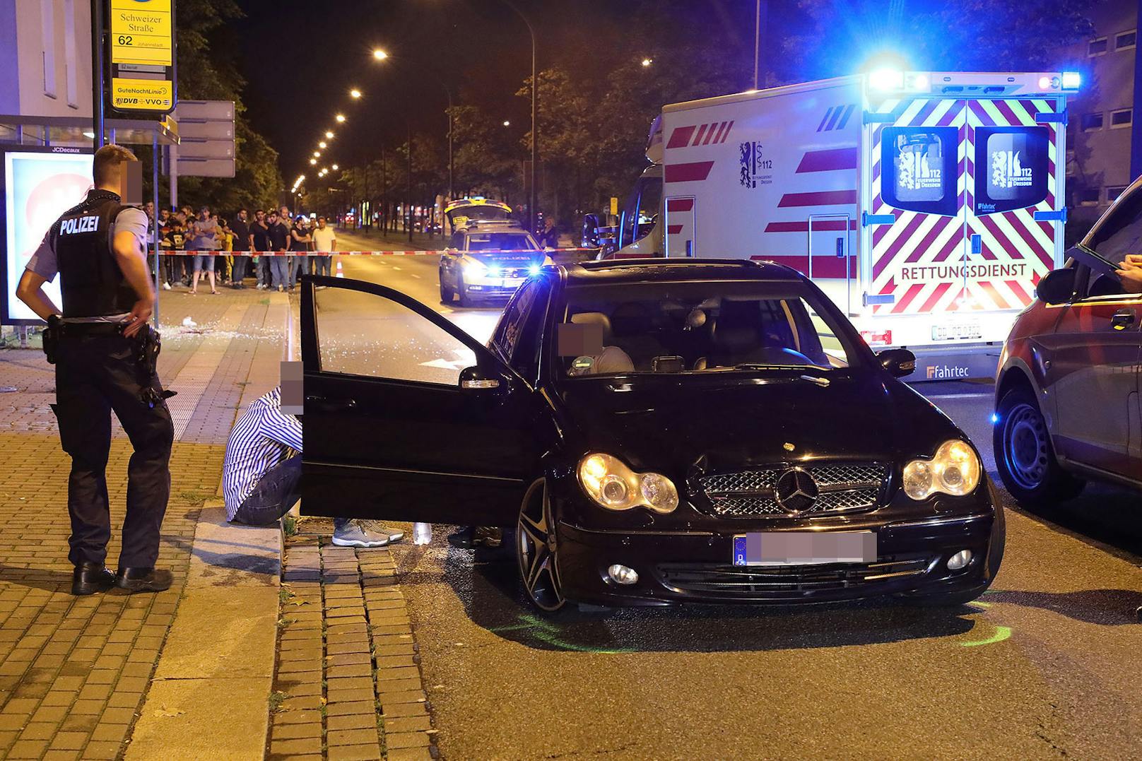 Der Unfall ereignete sich, als der Bub die Budapester Straße überqueren wollte. Dabei wurde er von einem 31-jährigen Mercedes-Fahrer angefahren.