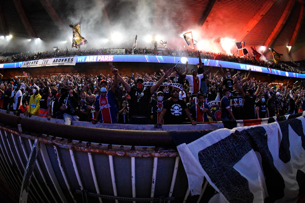 PSG-Fans feiern Corona-Party