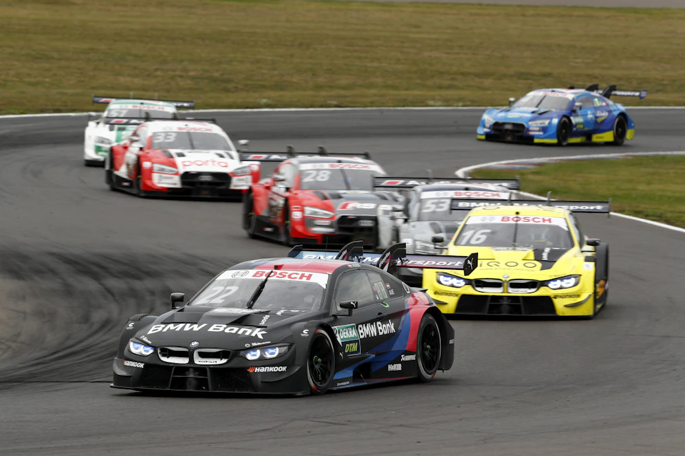 Lucas Auer gewinnt im BMW