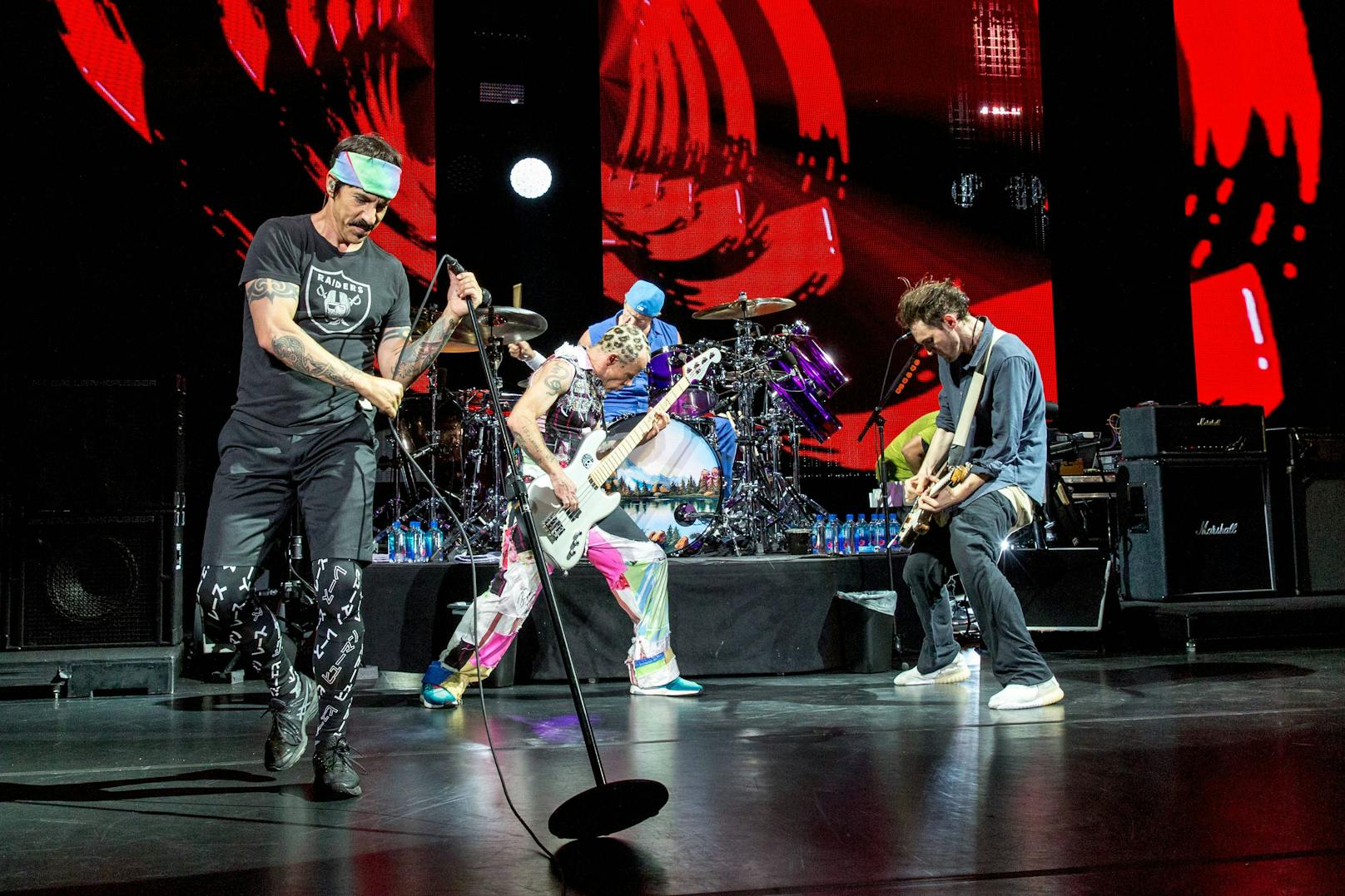 Die Red Hot Chili Peppers rund um <strong>Anthony Kiedis</strong> (re.) zählen zu den bekanntesten Rockbands und trauern um ihren einstigen Kollegen Jack Sherman.