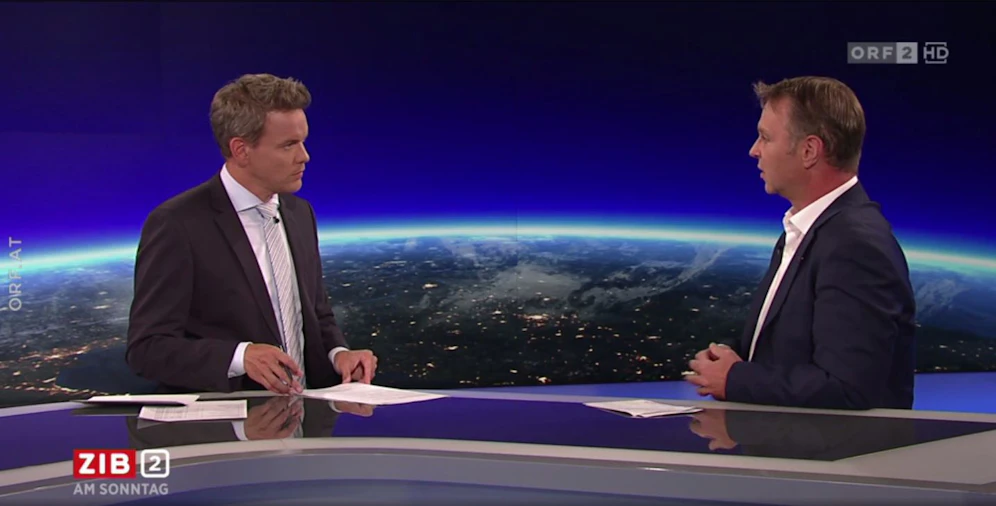 Traiskirchens Bürgermeister Andreas Babler (r.) in der 