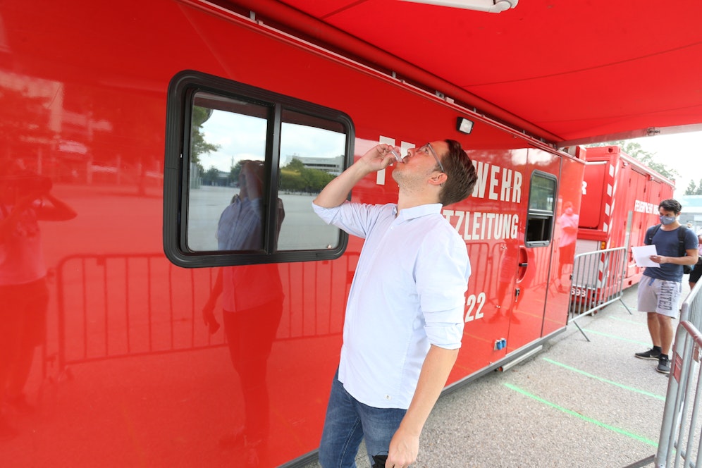 Der Gurgeltest, der beim Ernst-Happe-Stadion zur Anwendung kommt, soll ausgeweitet werden.