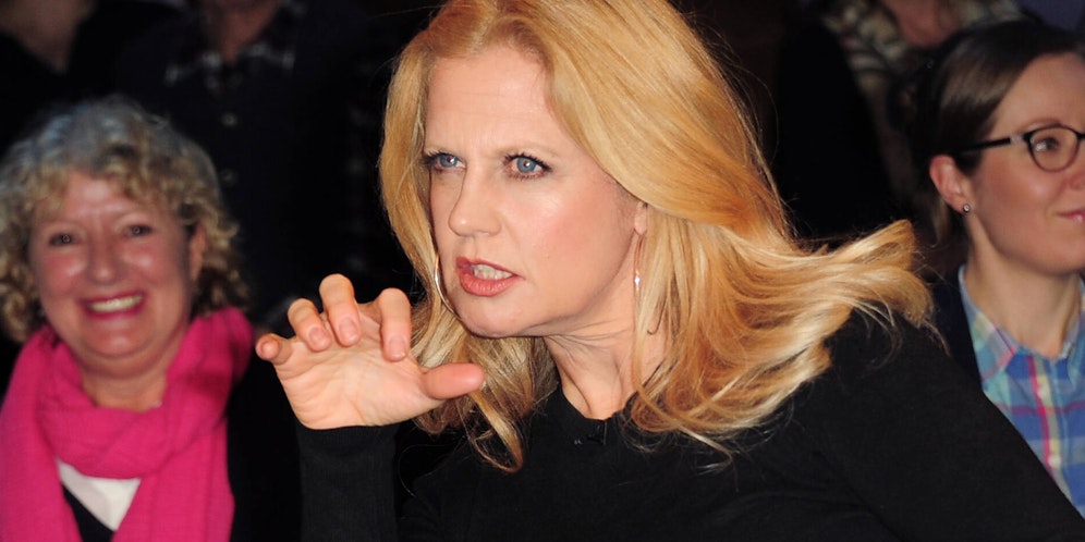 Barbara Schöneberger teilte in der NDR Talkshow gegen die Ballack-Ex aus