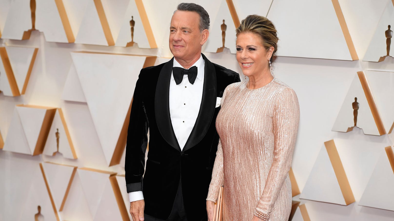 <strong>Tom Hanks</strong> (li.) und seine Frau <strong>Rita Wilson</strong> machten ihre Corona-Erkrankung im März 2020 öffentlich, sind aber inzwischen wieder gesund.
