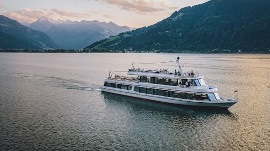 Das Ausflugsschiff MS Schmittenhöhe am Zeller See