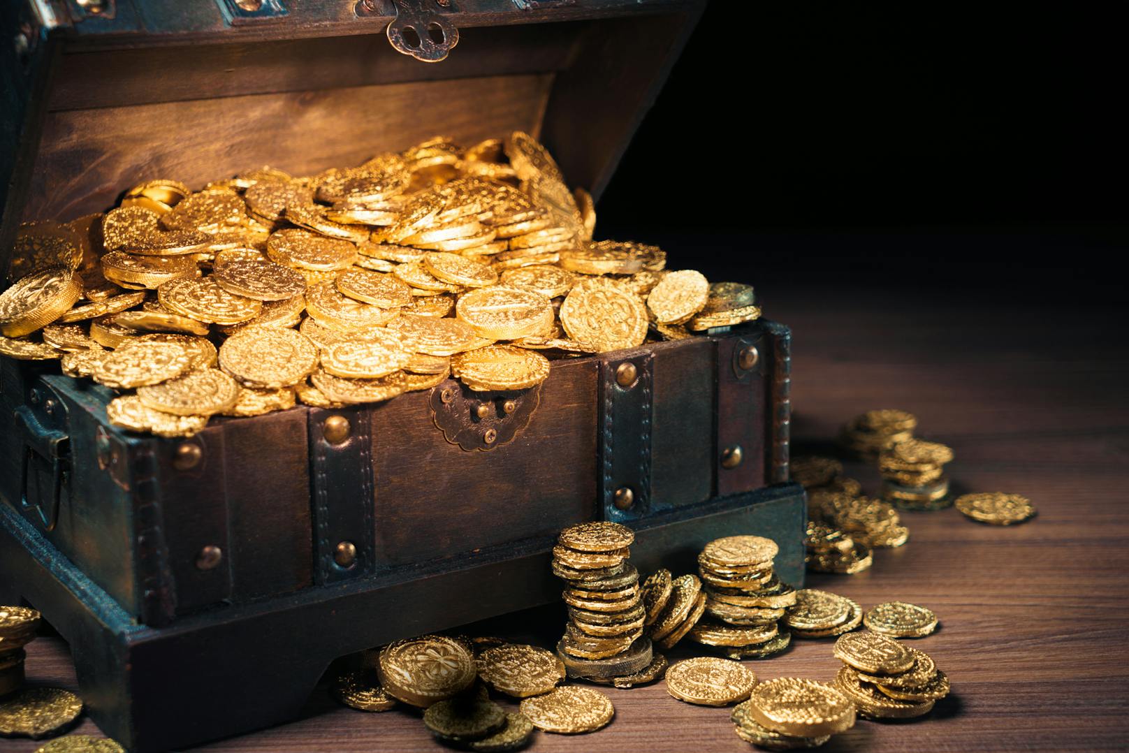 Bei einer Grabung in Israel stieß eine Gruppe von Jugendlichen auf einen Behälter mit Goldmünzen.