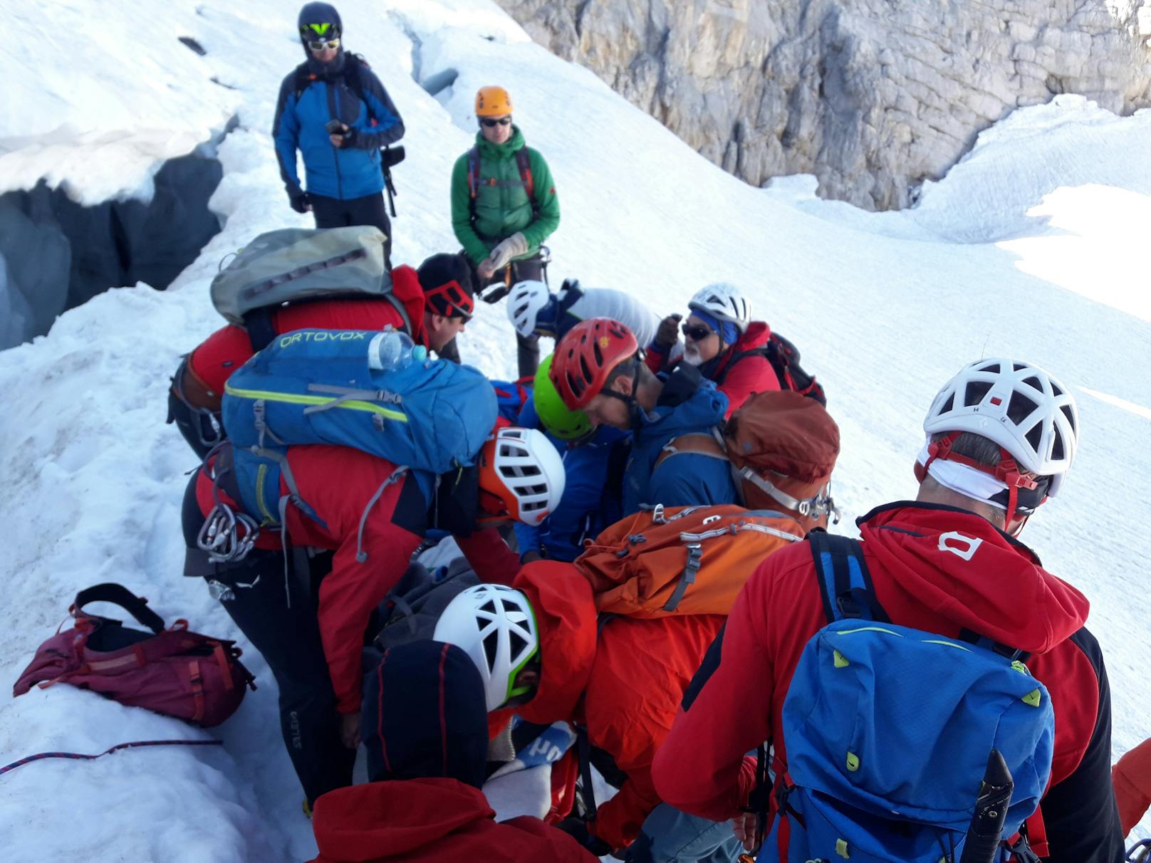 Acht Bergretter und zwei Alpinpolizsiten waren im Einsatz.