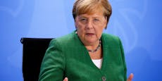 "Haltet die Klappe!": Tumulte bei Merkels Corona-Rede