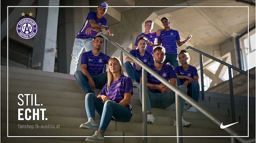 Die neuen Austria-Trikots in Violett und knalligem Gelb. 