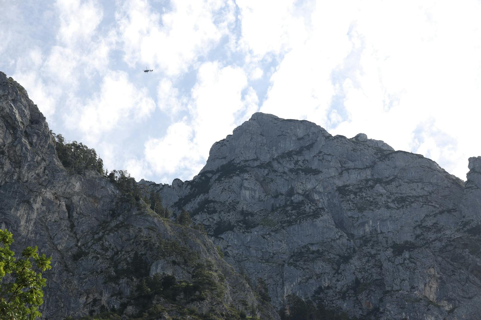 Am Traunstein läuft derzeit die Suche nach einem vermissten Bergsteiger.